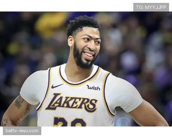 戴维斯在新赛季表现稳健,成为球队未来科技创新的关键驱动力 戴维斯在新赛季表现稳健,成为球队未来科技创新的关键驱动力