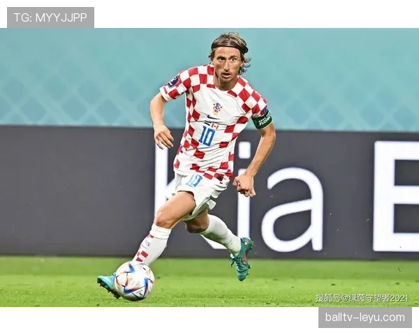 莫德里奇：8号位到自由中场的战术角色演变分析