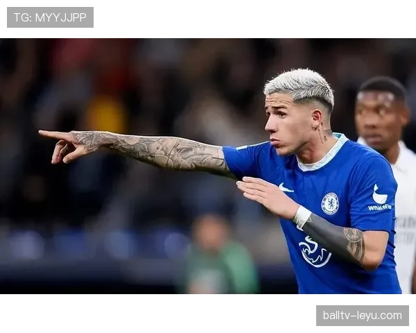 恩佐·费尔南德斯家里冰箱贴全是训练计划，连牛奶保质期都按心率区间标